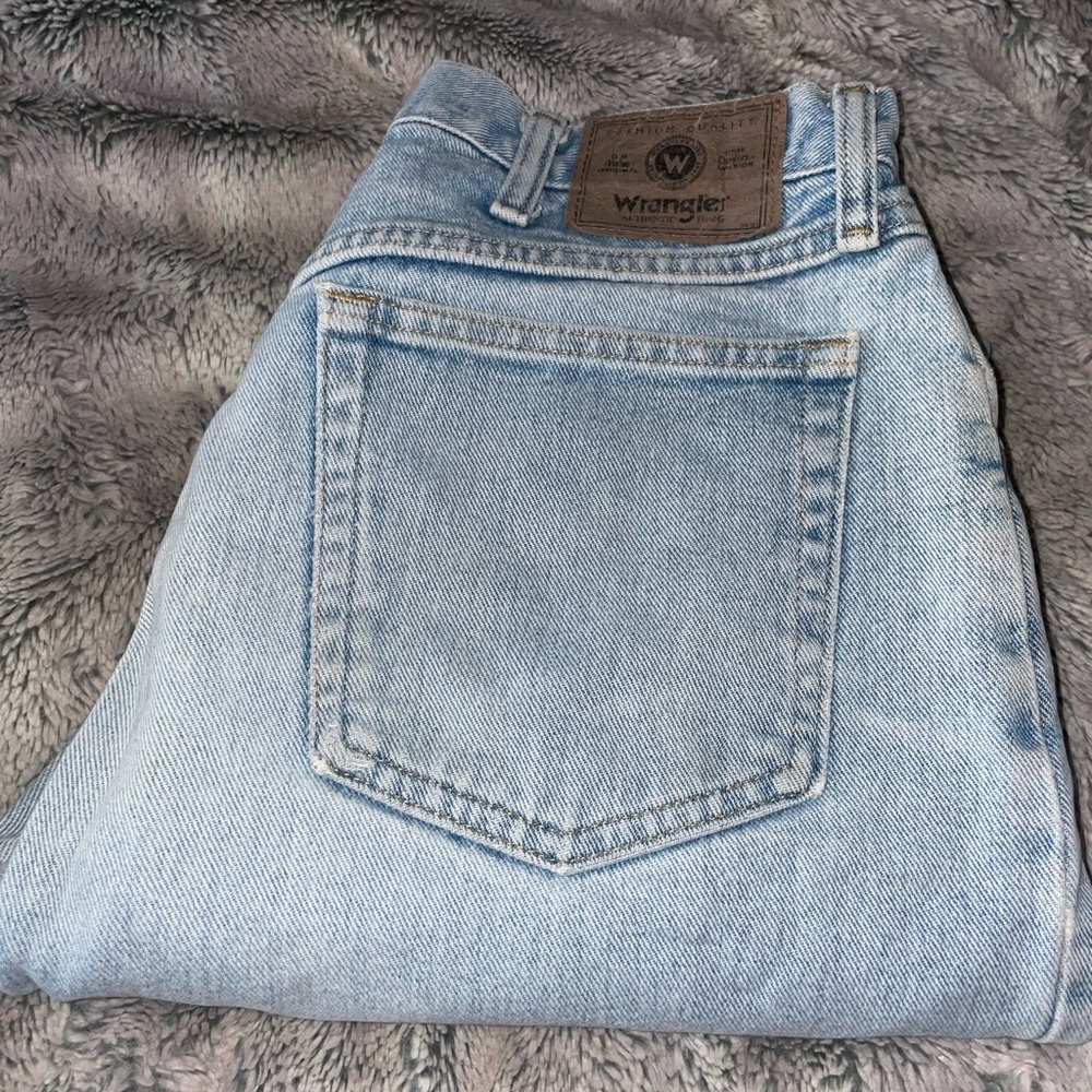 ✨2 for $25 Men’s light wash wrangler jeans - Picture 1 of 6